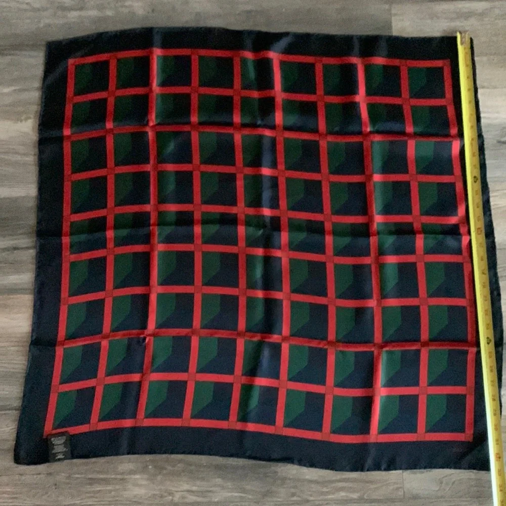 New red/green/navy blue Gucci silk scarf